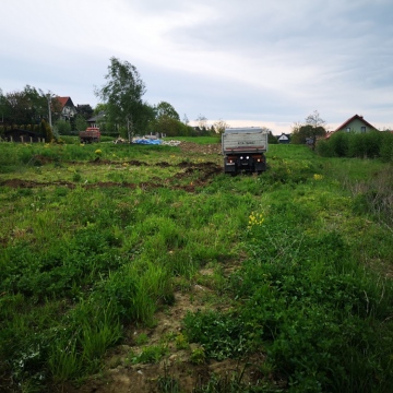 Równanie terenu i wyznaczenie zarysu budynków.