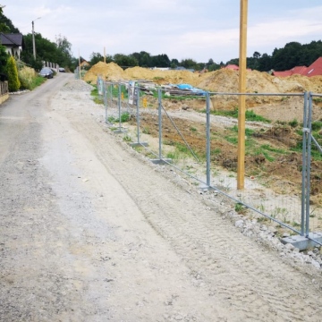 Utwardzenie ul. Jesionowej i wykonanie podjazdów.