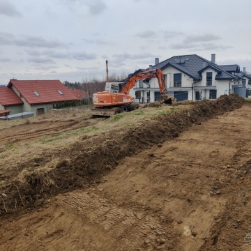 Prace ziemne na os. Jesionowym 2 rozpoczęte.