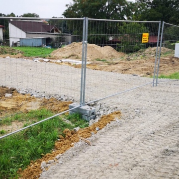 Utwardzenie ul. Jesionowej i wykonanie podjazdów.