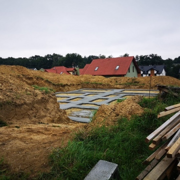 Rozpoczęliśmy prace przy fundamentach na Jesionowej.