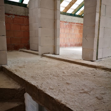 Mieszkania w Krzyżu:  więźba.