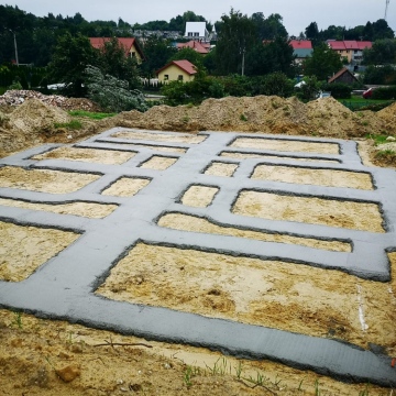 Rozpoczęliśmy prace przy fundamentach na Jesionowej.